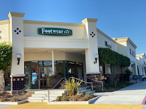 Footwear etc., 20690 Stevens Creek Blvd, Cupertino, CA 95014, USA, 