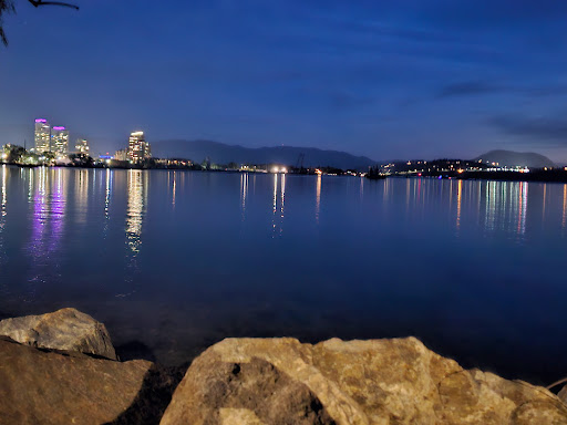 Manhattan Point Boardwalk, 900 Manhattan Dr, Kelowna, BC V1Y 1H5