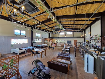 ＵＲＶＩＮ－ＣＡＦＥ＆ＤＩＮＩＮＧ－