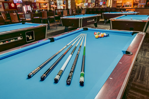 Sports Bar «Brass Rail Sports Bar, Restaurant & Pool Hall», reviews and photos, 4940 NE 81st St, Kansas City, MO 64119, USA