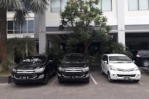 Maulana Rental Mobil Murah Banjarmasin image