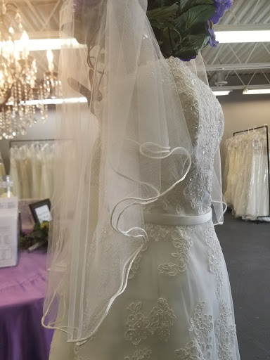 Bridal Shop «Divas Closet Bridal Boutique», reviews and photos, 1034 Merriam Ln, Kansas City, KS 66103, USA