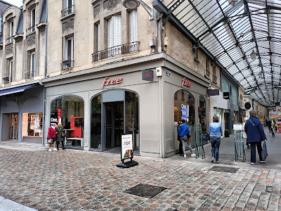 Free - Boutique Reims Centre ville à Reims