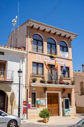 Ayuntamiento de Aras de los Olmos. en Aras de los Olmos