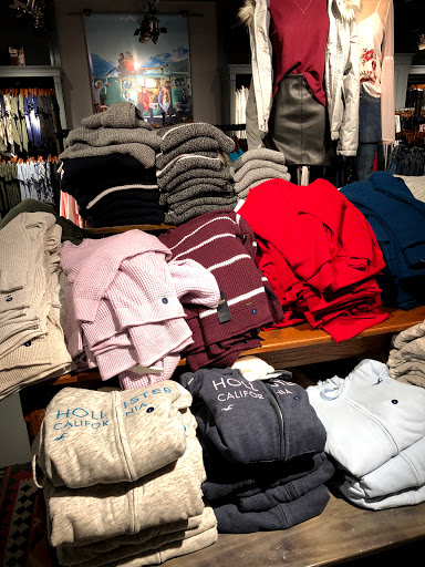 Clothing Store «Hollister Co.», reviews and photos, 19575 Biscayne Blvd #1335, Aventura, FL 33180, USA