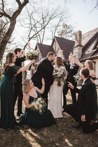 Florist «Chippewa Valley Floral», reviews and photos, 507 S Barstow St, Eau Claire, WI 54701, USA