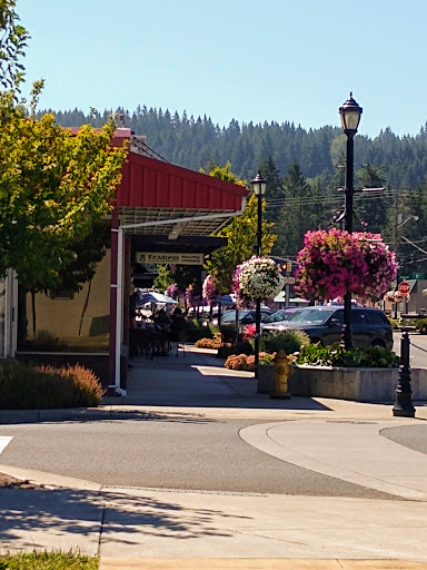 Grocery Store «Harvest Market Estacada», reviews and photos, 280 N Broadway St, Estacada, OR 97023, USA