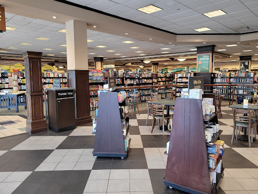 Book Store «Barnes & Noble», reviews and photos, 710 County Hwy 10, Blaine, MN 55434, USA