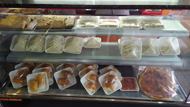 Opiniones de Croissants Pastry en Colonia - Tienda de ultramarinos