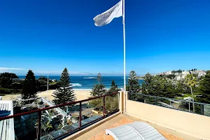 Coogee Sands Hotel & Apartments - Beachside Hotel Coogee image