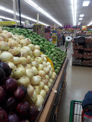 Grocery Store «Fiesta Market», reviews and photos, 160 N Bolingbrook Dr, Bolingbrook, IL 60440, USA