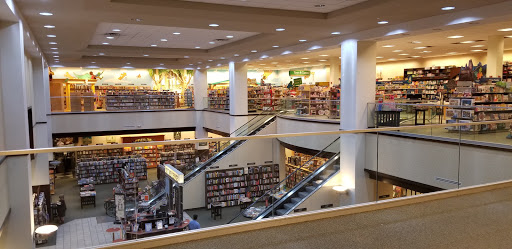 Book Store «Barnes & Noble», reviews and photos, 4015 Medina Rd, Akron, OH 44333, USA