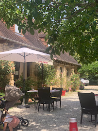 Atmosphère du Restaurant français L'Auberge du Peyrol - Chez Janine à Sergeac - n°3