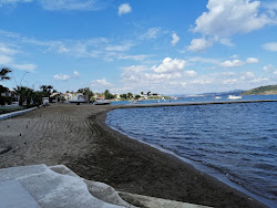 Yeni Foca Plajı II'in fotoğrafı - rahatlamayı sevenler arasında popüler bir yer