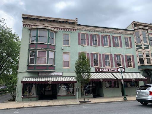 Bridal Shop «J & B Bridals & Formals», reviews and photos, 136 S Main St, Chambersburg, PA 17201, USA