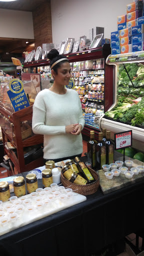 Produce Market «Morse Fresh Market», reviews and photos, 1430 W Morse Ave, Chicago, IL 60626, USA