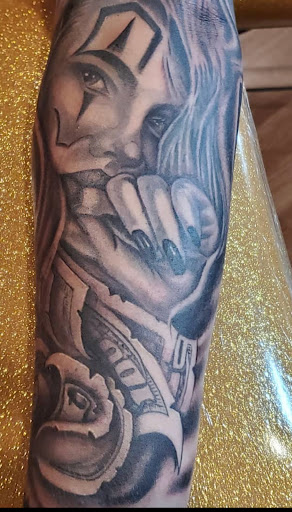 Tattoo and Piercing Shop «Lunchbox Tattoo & Body Piercing», reviews and photos, 3604 N Chapel Hill Rd, Johnsburg, IL 60050, USA