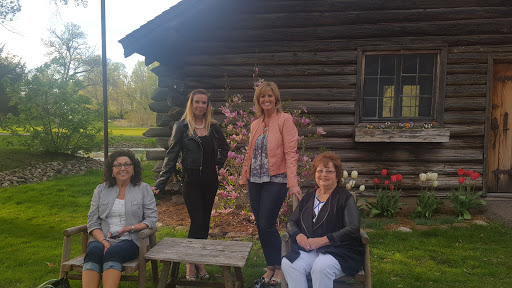 Performing Arts Theater «Old Log Theatre», reviews and photos, 5185 Meadville St, Excelsior, MN 55331, USA