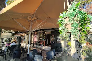 Daisi Restaurant image