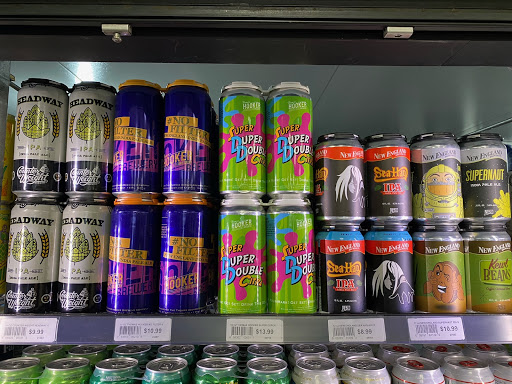 Liquor Store «Cromwell Square Wine & Liquors», reviews and photos, 51 Shunpike Rd #22, Cromwell, CT 06416, USA