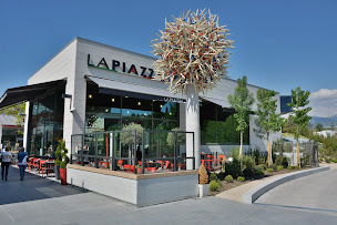 Photo n°32 de La Piazza Shopping Promenade Riviera à Cagnes-sur-Mer ()