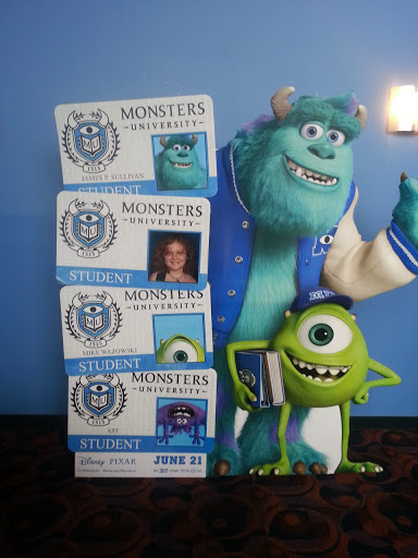 Movie Theater «Regal Cinemas Hollywood 10 - St. Joseph», reviews and photos, 5405 N Belt Hwy, St Joseph, MO 64506, USA