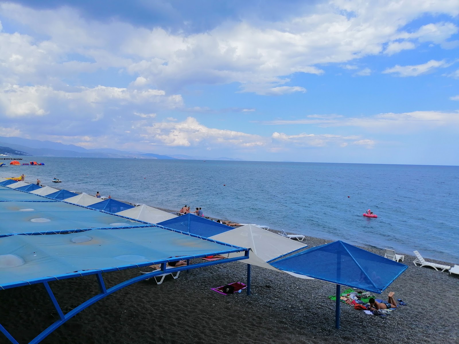 Zdjęcie Profug beach poparte klifami