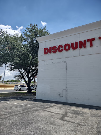 Tire Shop «Discount Tire Store - San Antonio, TX», reviews and photos, 1755 SW Loop 410, San Antonio, TX 78227, USA