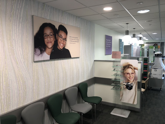 Specsavers Opticians and Audiologists - Belle Vale - Optician