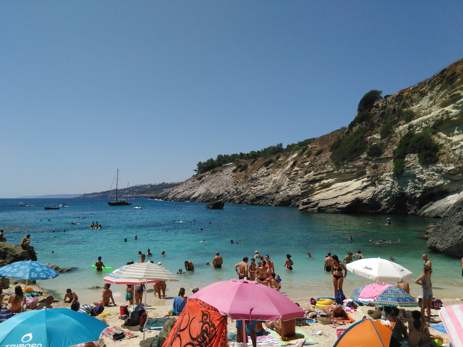 Fotografie cu Spiaggia di Porto Miggiano amplasat într-o zonă naturală