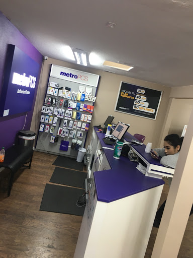 Cell Phone Store «Authorized MetroPCS Dealer», reviews and photos, 2148 E 88th Ave, Denver, CO 80229, USA