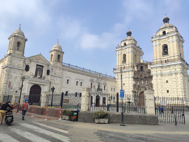 Catacumbas del Convento de San Francisco - Lima