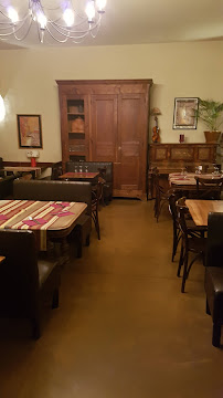 Atmosphère du Restaurant français Les Aubergistes à Marsanne - n°16