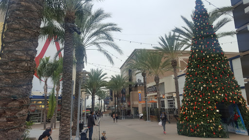 Clothing Store «Ross Dress for Less», reviews and photos, 349 N San Fernando Blvd, Burbank, CA 91502, USA