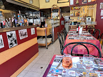 Atmosphère du Restaurant A la table ronde à Villedieu-les-Poêles-Rouffigny - n°1