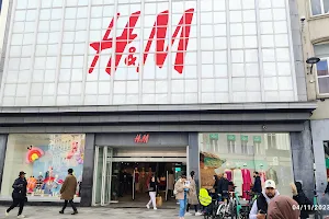 H&M image