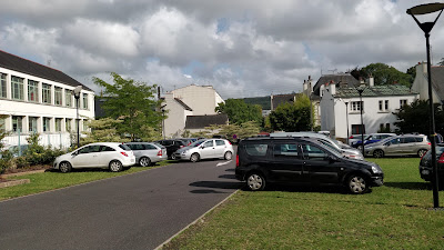 Parking réservé aux visiteurs à Landerneau