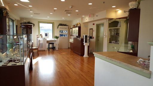 Jewelry Store «Wilton Jewelers», reviews and photos, 27 Danbury Rd, Wilton, CT 06897, USA
