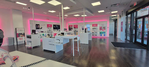 Cell Phone Store «T-Mobile», reviews and photos, 28523 Tomball Pkwy, Tomball, TX 77375, USA