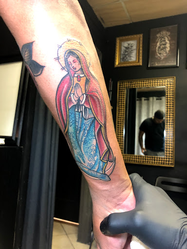 Explore earthy tattoo ideas, creative tattoo ideas in Jacksonville Beach, available at Black Label Tattoo & Piercing
