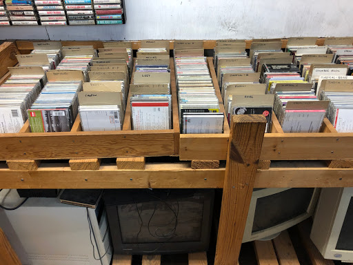 Used Book Store «Books Do Furnish a Room», reviews and photos, 1809 W Markham Ave, Durham, NC 27705, USA