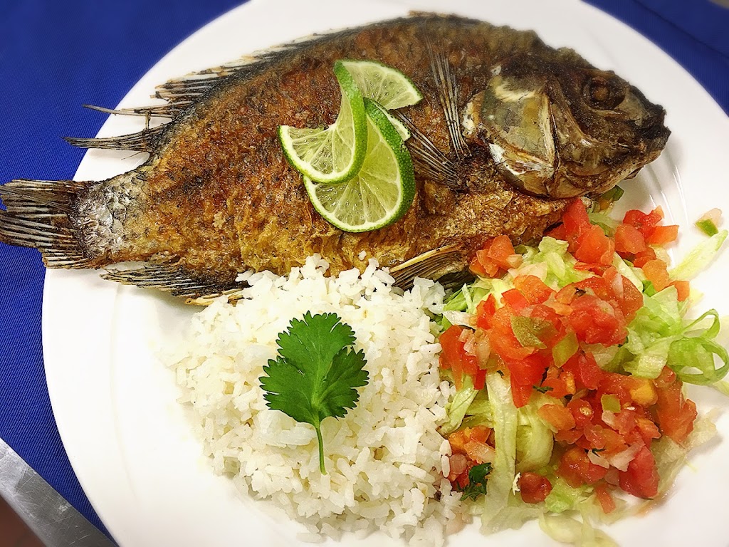 Tres Hermanas Restaurante Salvadoreño 75043