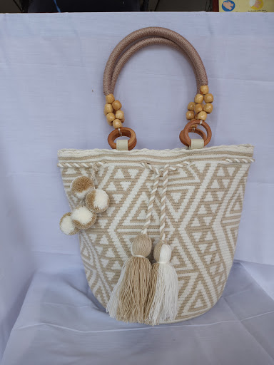 Hair Salon «Metro Hair Salon and Spa», reviews and photos, 13505 Icot Blvd #201, Clearwater, FL 33760, USA