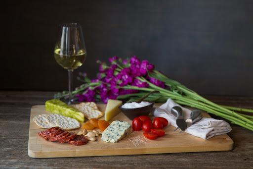 Wine Bar «The Carriage Wine and Market», reviews and photos, 121 E Mobile St, Florence, AL 35630, USA