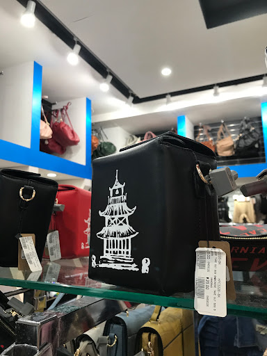 Fashion Accessories Store «Hot Point International Fashions», reviews and photos, 342 E Fordham Rd, Bronx, NY 10458, USA