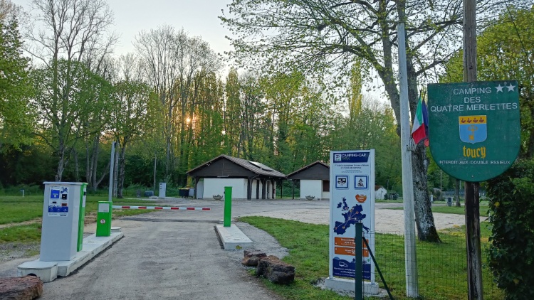 Camping de mon Village (Aire Camping-Car Park) à Toucy (Yonne 89)