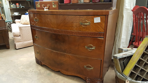 Furniture Store «3 Vintage Chicks», reviews and photos, 13012 N Cave Creek Rd, Phoenix, AZ 85022, USA