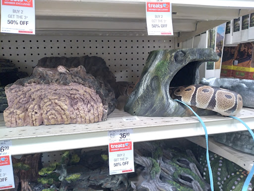 Pet Supply Store «PetSmart», reviews and photos, 1945 Pavilion Way, Lexington, KY 40509, USA