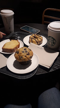 Muffin du Restaurant servant le petit-déjeuner Starbucks à Paris - n°4