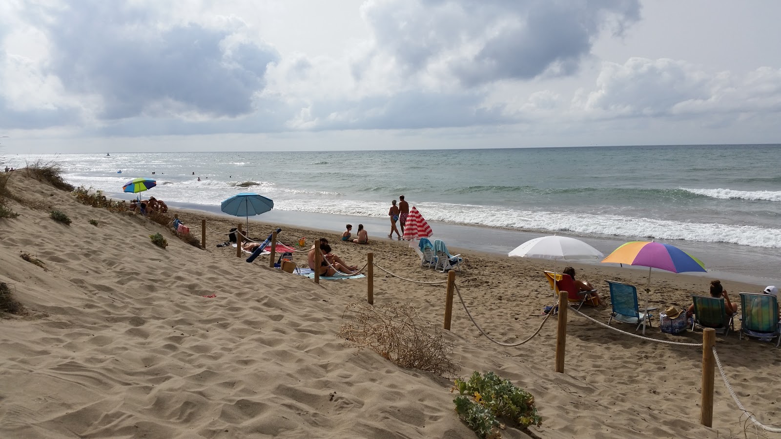 Φωτογραφία του Playa de la Vibora και η εγκατάσταση
